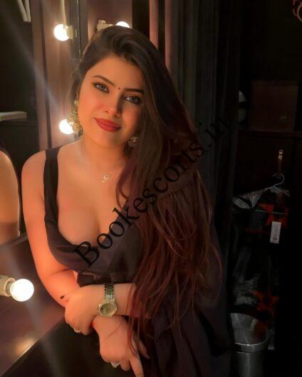Call Girls in chhattarpur 9911107661 Call Girls Service Delhi