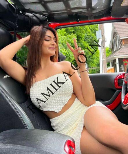 Call Us @ >> 8447074457 > Call Girls in Janakpuri Escorts Delhi
